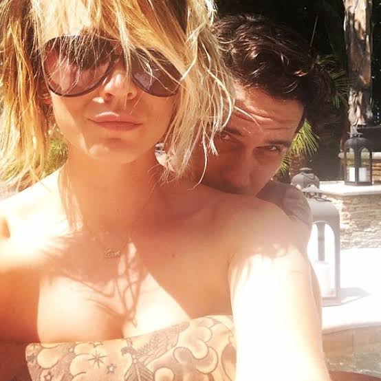 Kaley Cuoco Leaks Her Own N-u -d-e Photo