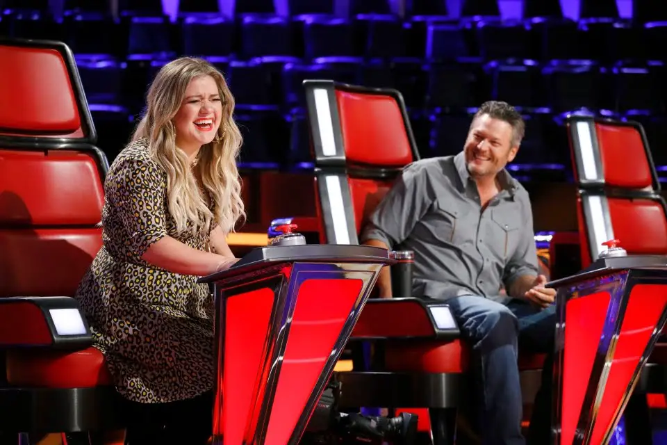 ‘Voice’ Fans Bombard Kelly Clarkson’s Instagram After Seeing Coaches’ Performance