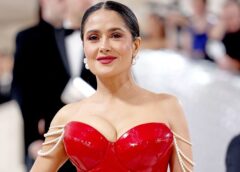 Salma Hayek shared some pics on her Instagram Story from a weekend aboard a yacht wearing an incredibly sexy salmon pink bikini