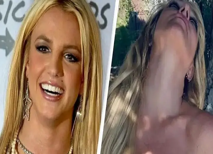 Britney Spears dips her finger into her Pussy and Got her V@ginal and Bu++ dripping while squirting