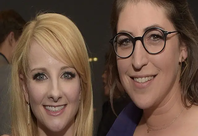 Don’t Miss Out On This Playful Scene Of Melissa Rauch And Mayim Bialik Flaunting Their Butt.