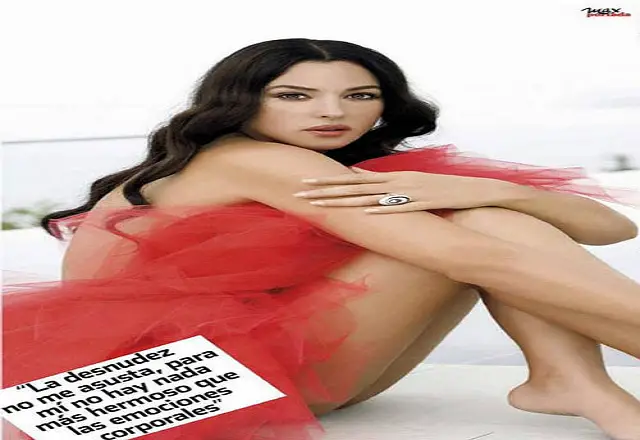 monica bellucci spreads open her lady lips in a leaked viral video..